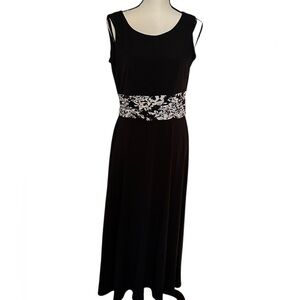 Jessica Howard size 10 fit flare dress black white